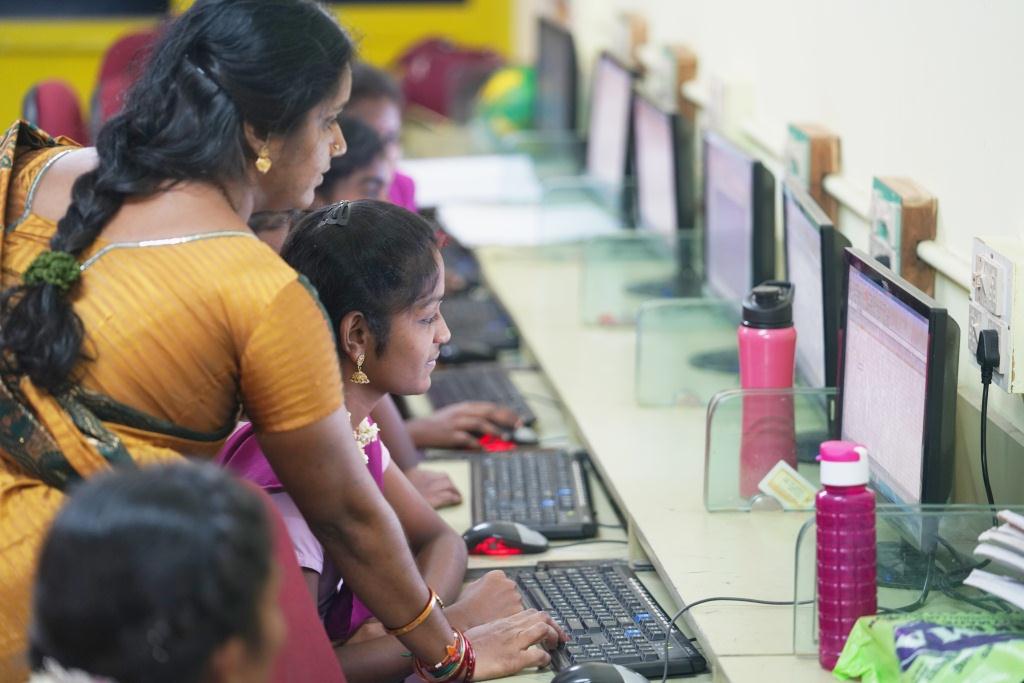 computer-operator-programming-assistant